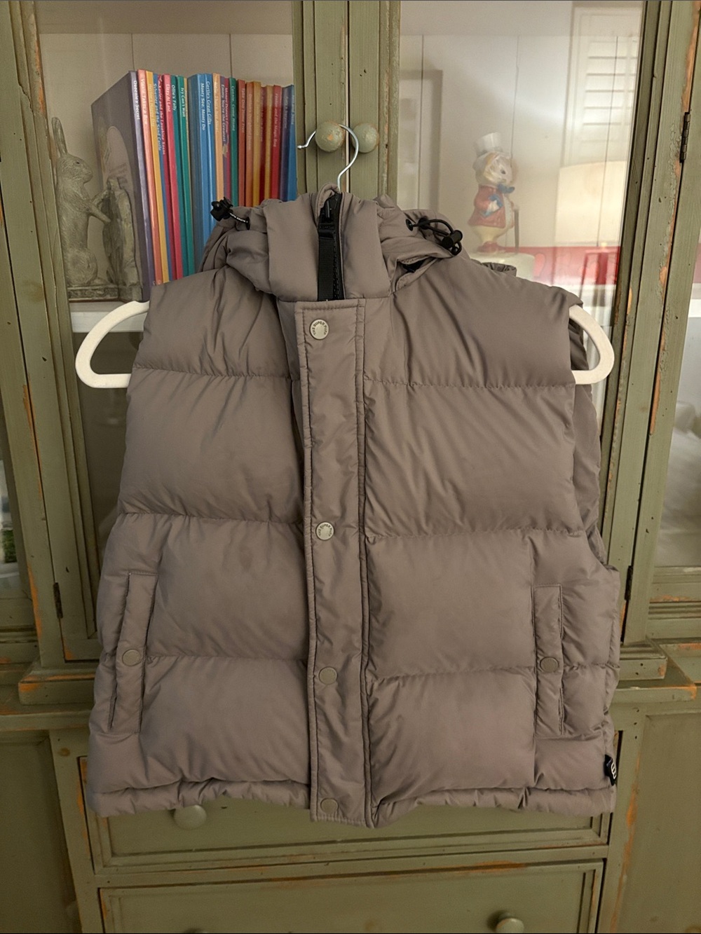 QUICKSALE (48hr only) Aritzia Women's Hooded Puffer Vest in Taupe